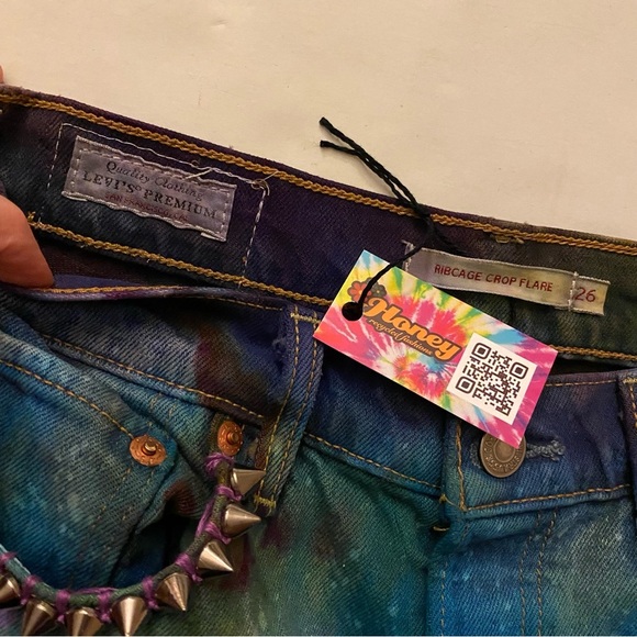 Levis Rib Cage Crop Flare Jeans Waist 26 Womens Size 2 XS Tie Dye Painted Levi’s - Picture 14 of 16